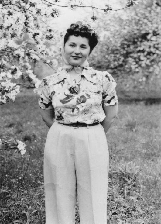 Gertrude B. Elion as a young woman